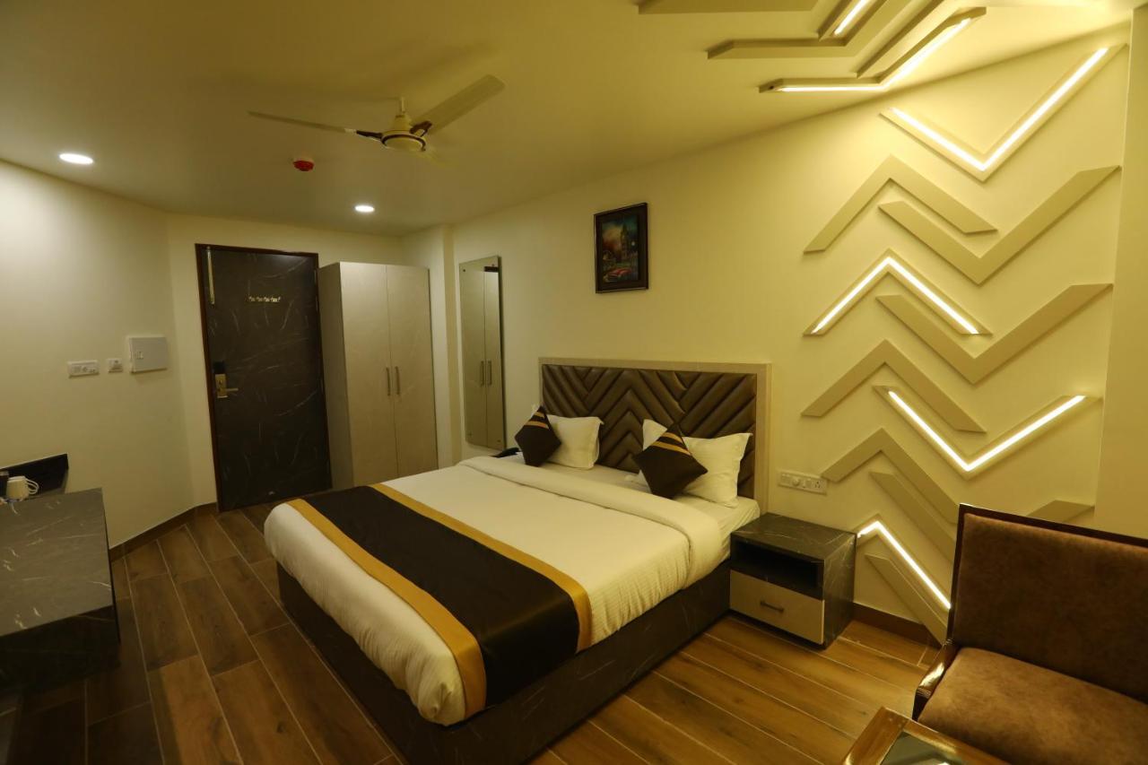 Hotel D Silverleaf ラクナウ エクステリア 写真