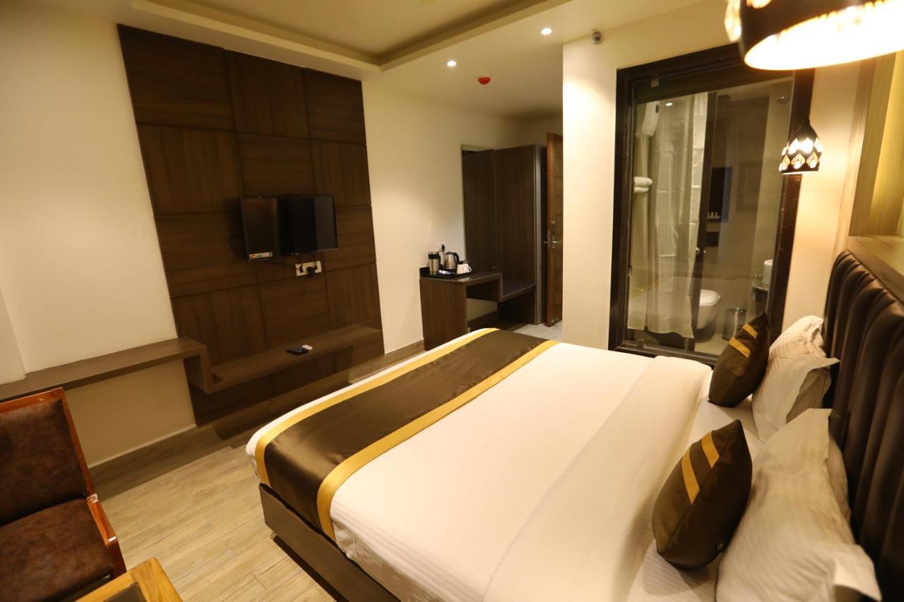 Hotel D Silverleaf ラクナウ エクステリア 写真