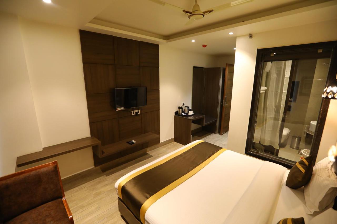 Hotel D Silverleaf ラクナウ エクステリア 写真